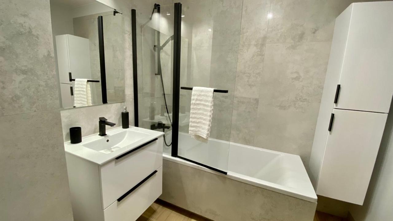 Crowns Apartament *